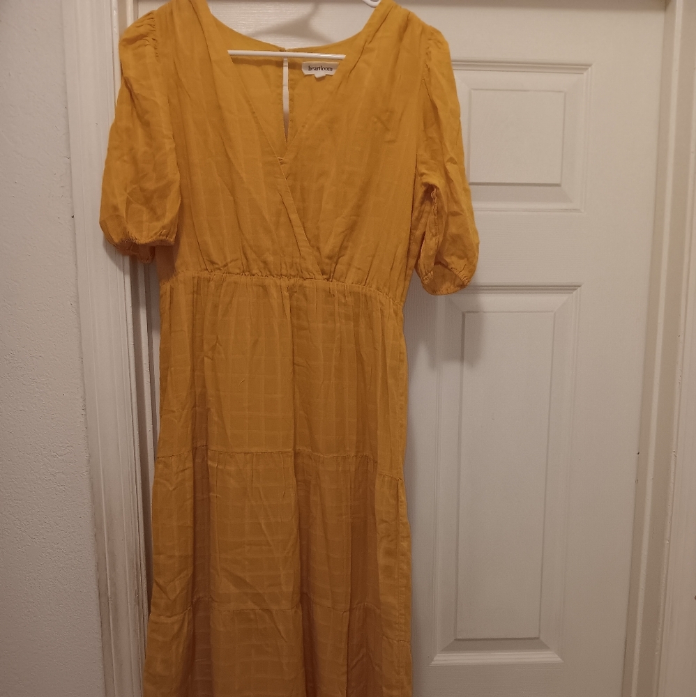 Heartloom brand maxi dress size small